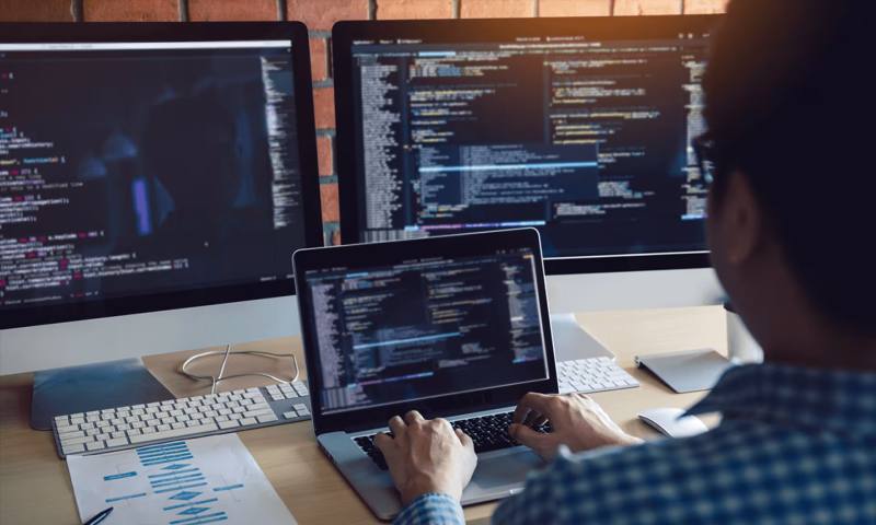 数据科学选型:R与Python如何赋能开平区网站建设?